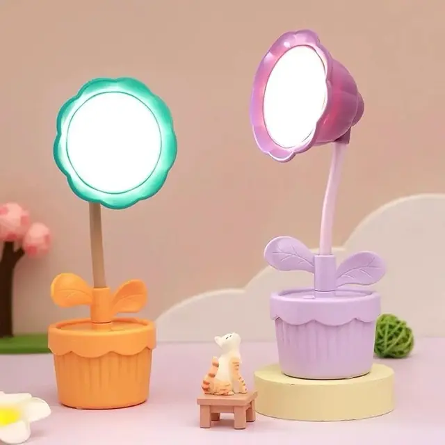 Flower-Shaped LED Desk Lamp L0731